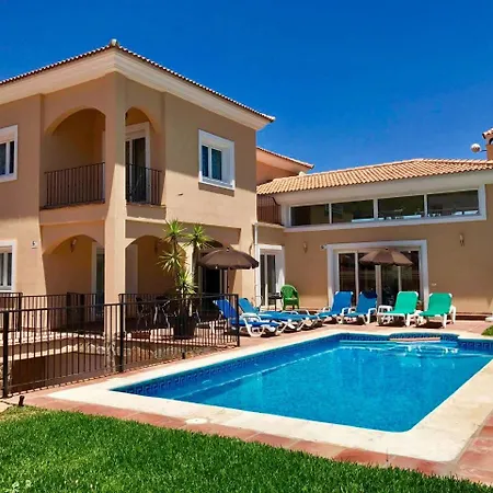 Villa Sleeps 8 Pool Air Con