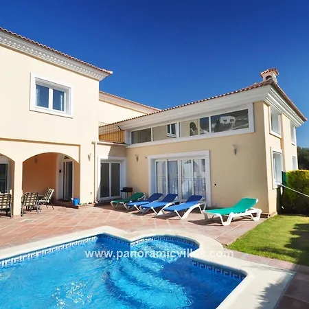 Sleeps 8 Pool Air Con Villa *