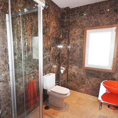 Villa Sleeps 8 Pool Air Con Mijas